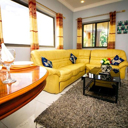 Indigo Cottage And Apartment Кумасі Екстер'єр фото
