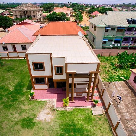 Indigo Cottage And Apartment Кумасі Екстер'єр фото