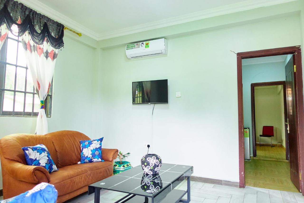 Indigo Cottage And Apartment Кумасі Екстер'єр фото