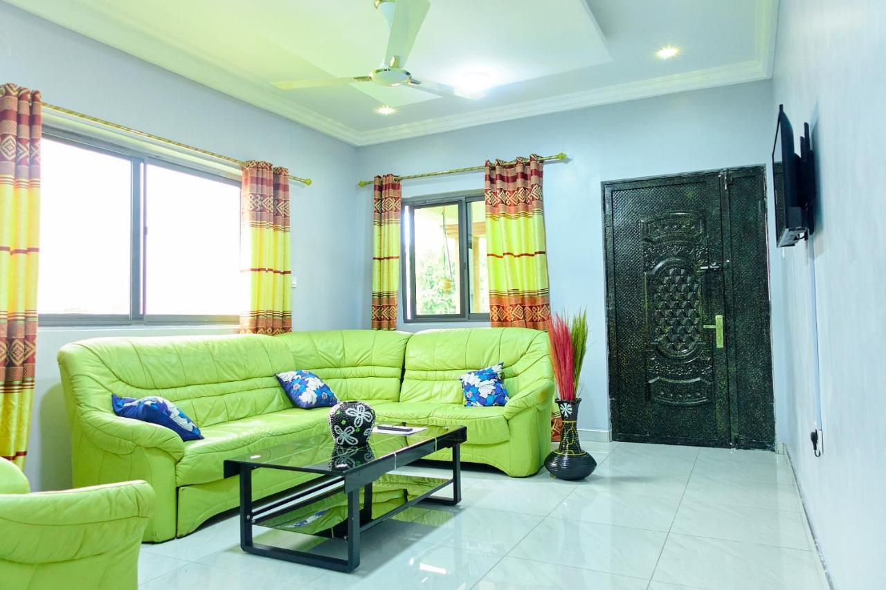 Indigo Cottage And Apartment Кумасі Екстер'єр фото
