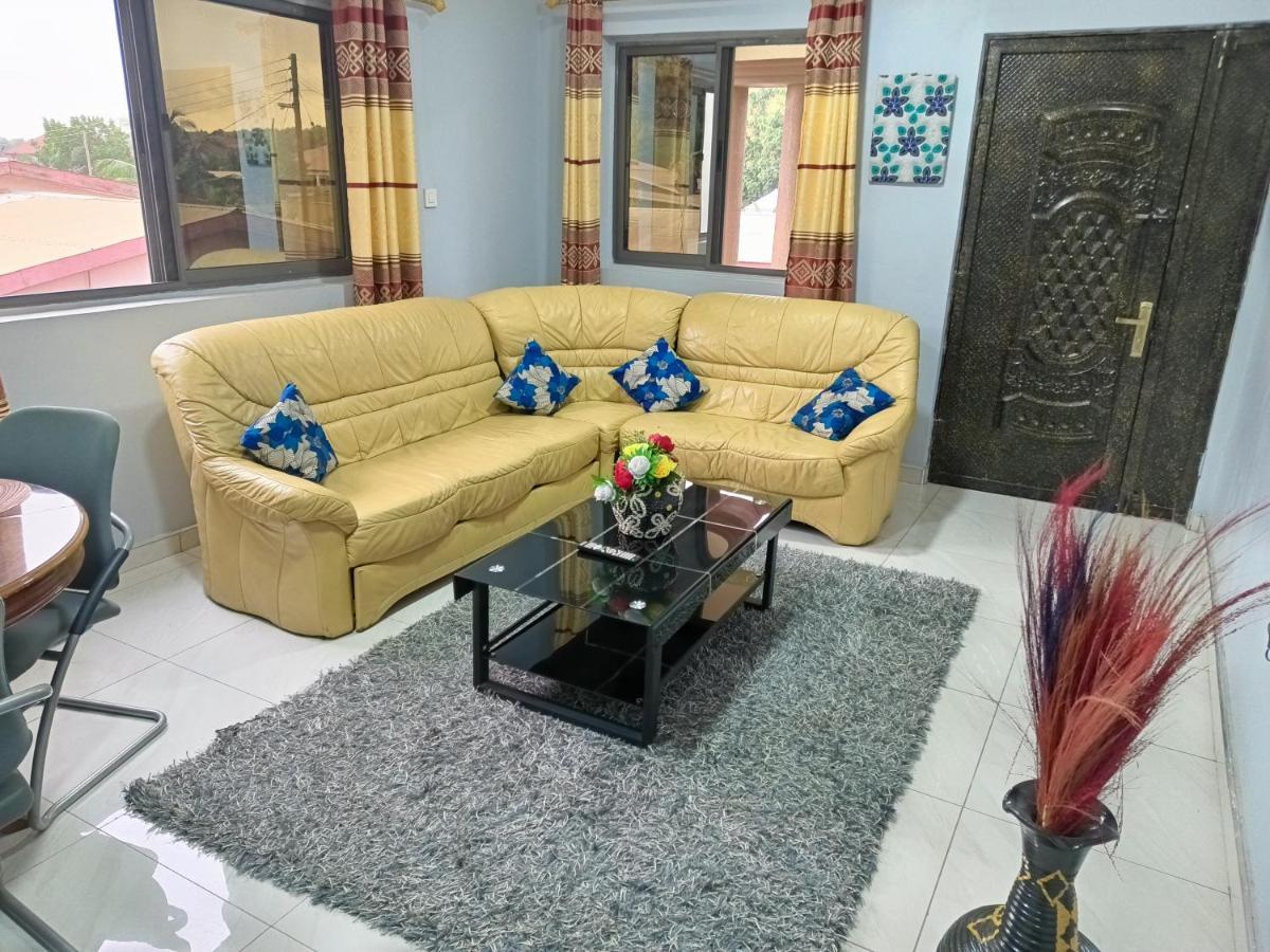 Indigo Cottage And Apartment Кумасі Екстер'єр фото