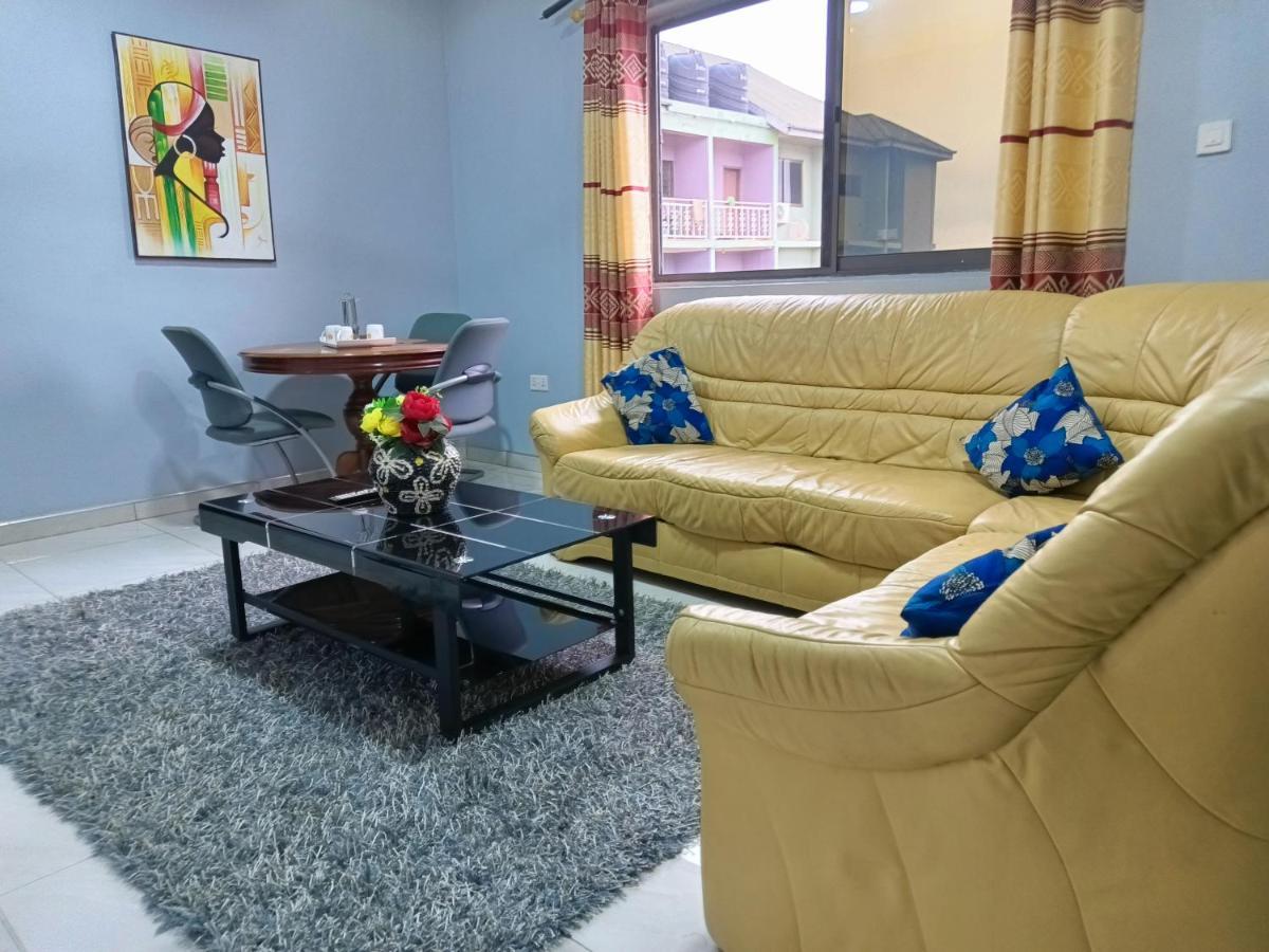 Indigo Cottage And Apartment Кумасі Екстер'єр фото