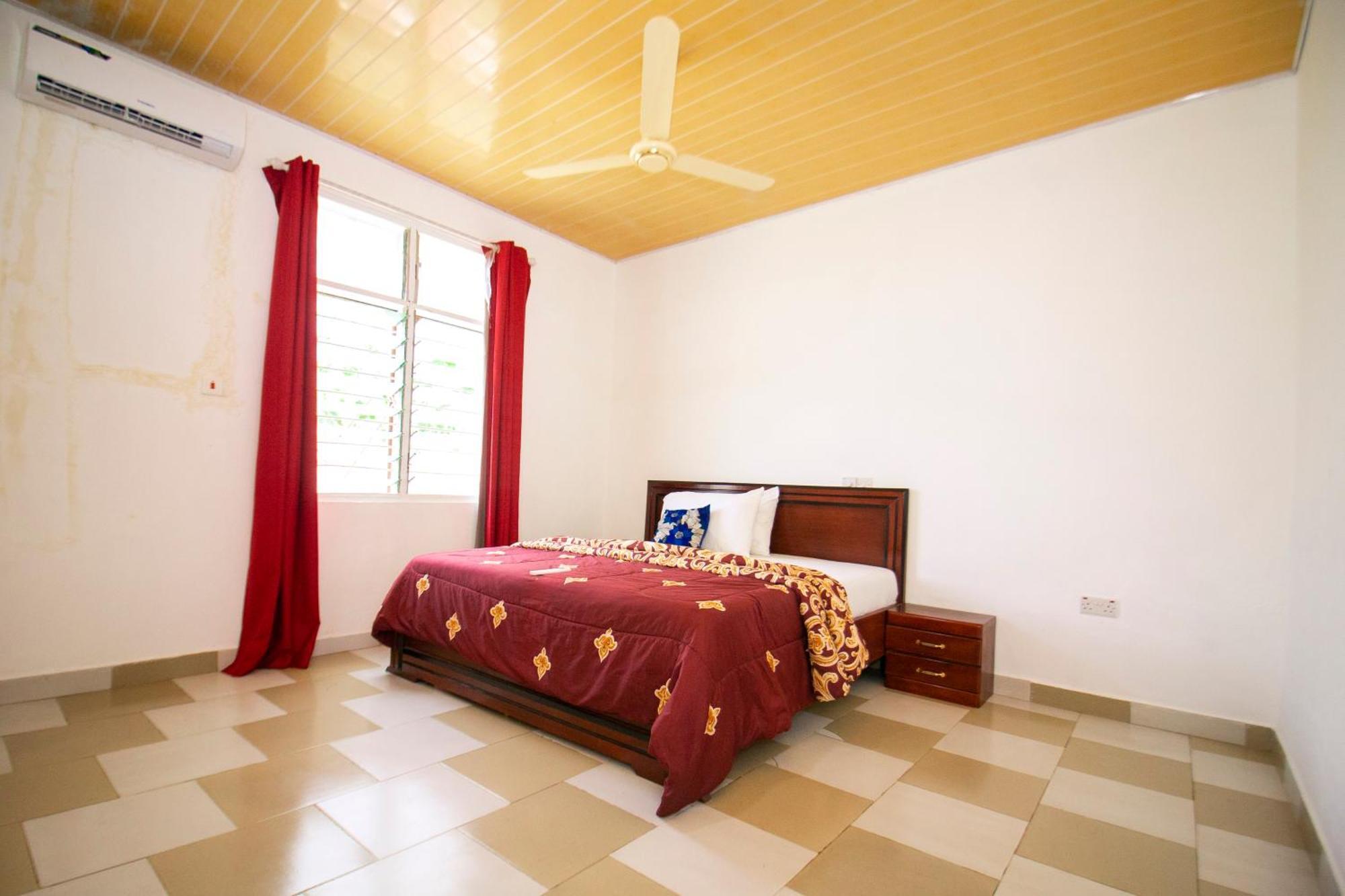 Indigo Cottage And Apartment Кумасі Екстер'єр фото
